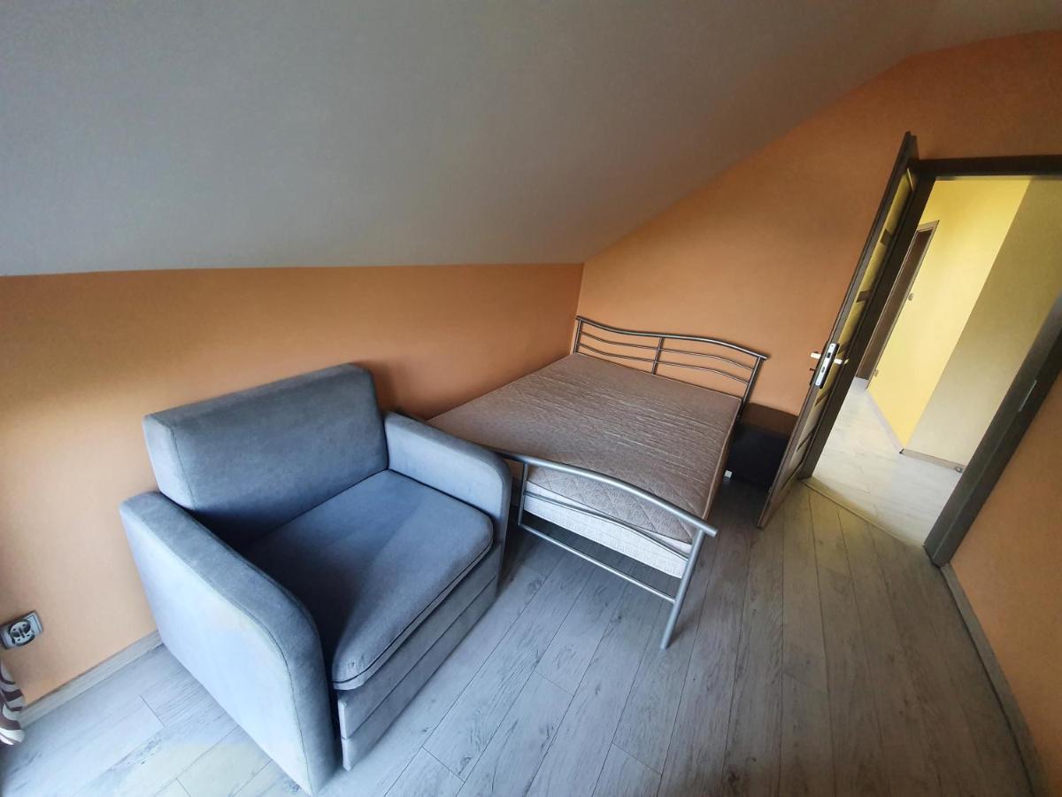 Dom Nad Jeziorem Roznowskim Tegoborze Buitenkant foto