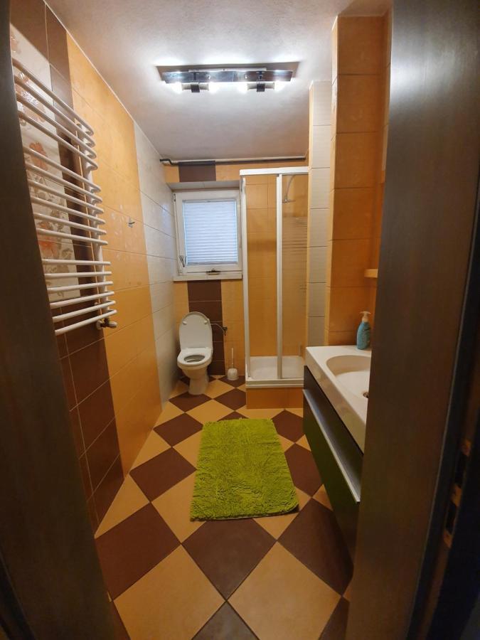 Dom Nad Jeziorem Roznowskim Tegoborze Buitenkant foto